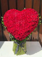 Corazón de 50 rosas