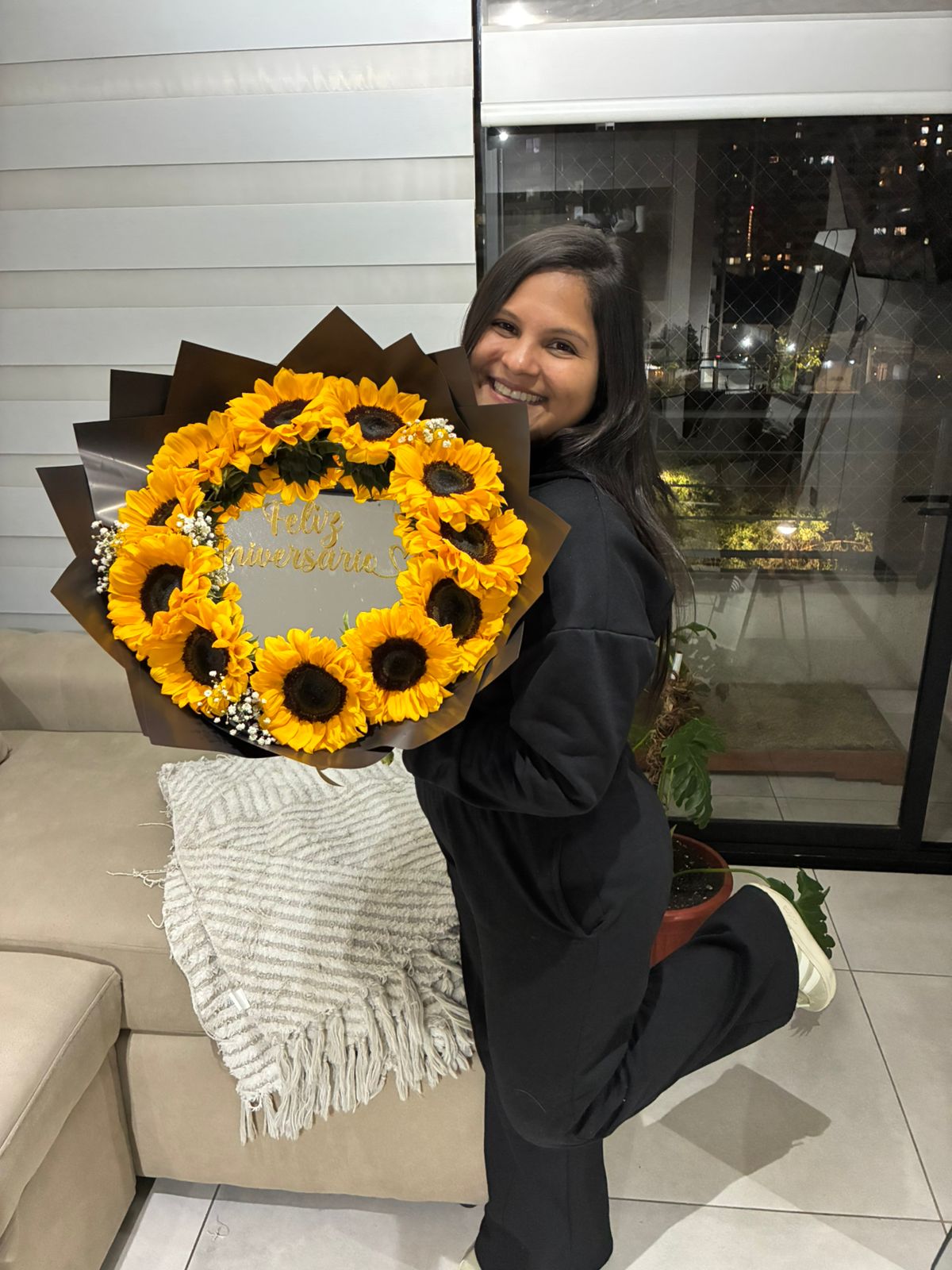 Ramo espejo con frase rodeado de girasoles
