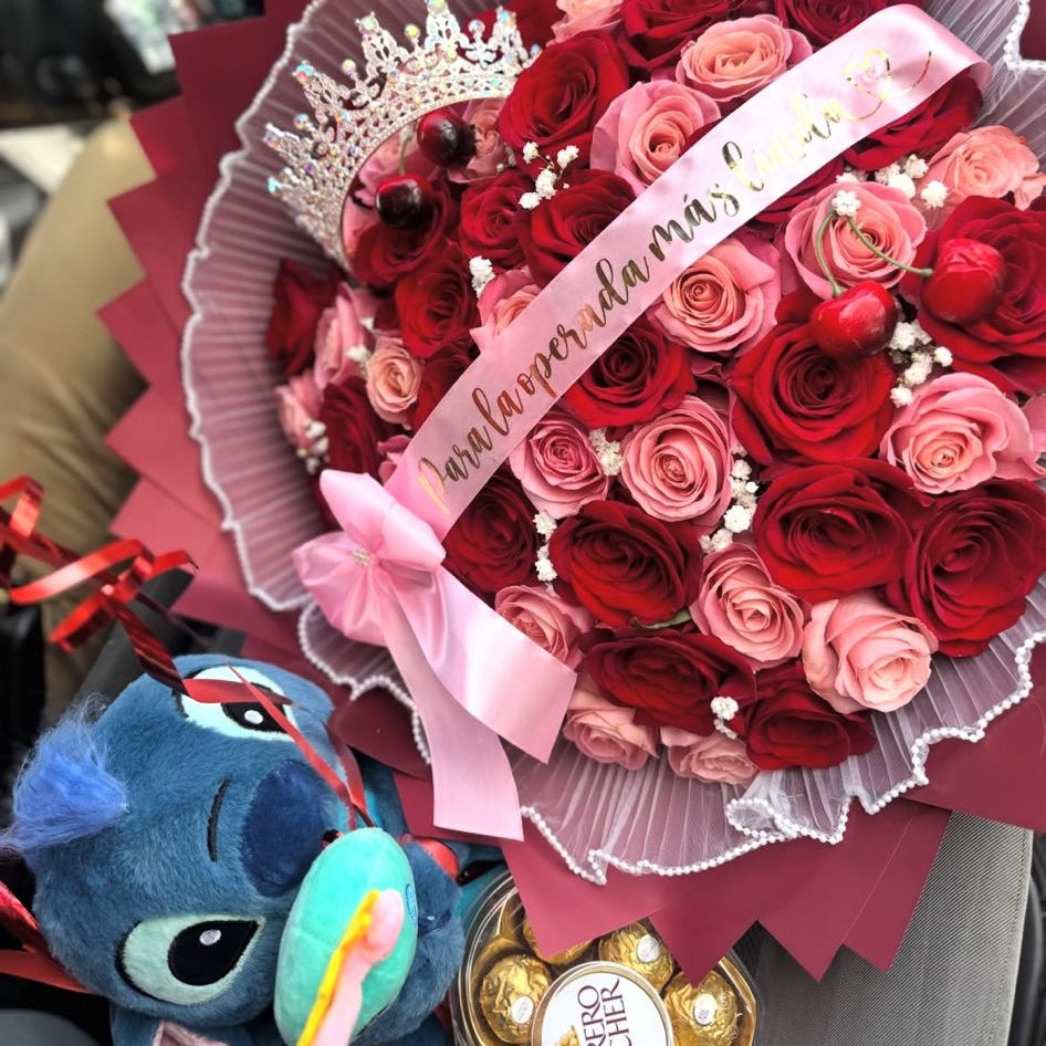 50 Rosas + Corona + Cinta + Mariposas